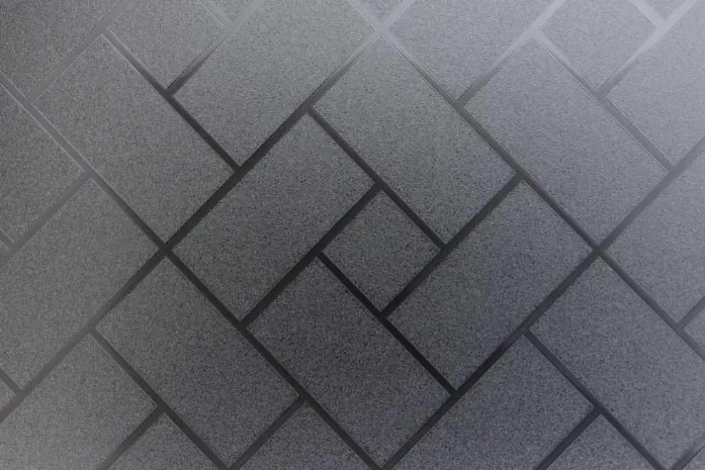 Glass surface treatment